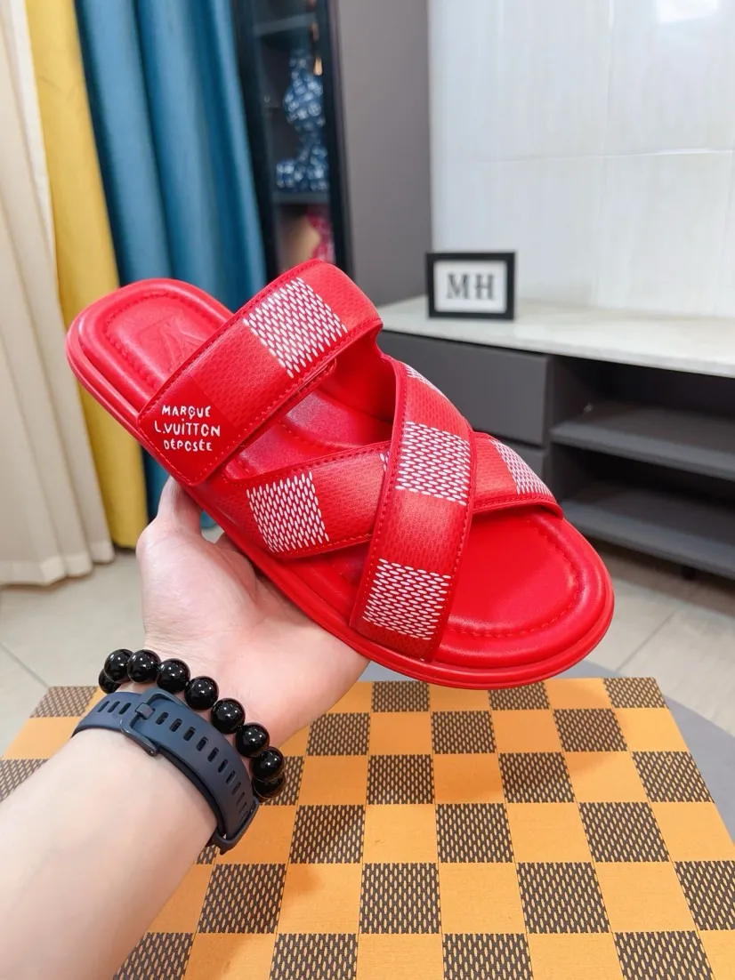 Men's shoes 💰380🌹🌹 (lv-Louis Vuitton) New men's slippers, high-end boutique, exquisite embossed logo decoration on the upper, fine workmanship, super soft soles, casual, loose and comfortable, a must-have in summer! \nsize：38-44
